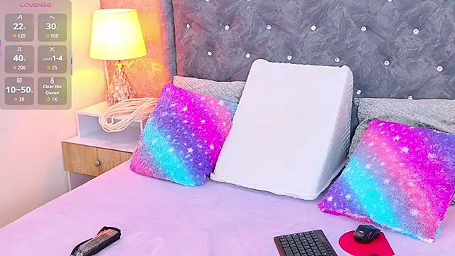 LiaTeylor online show from October 2025 07:13:02 PM