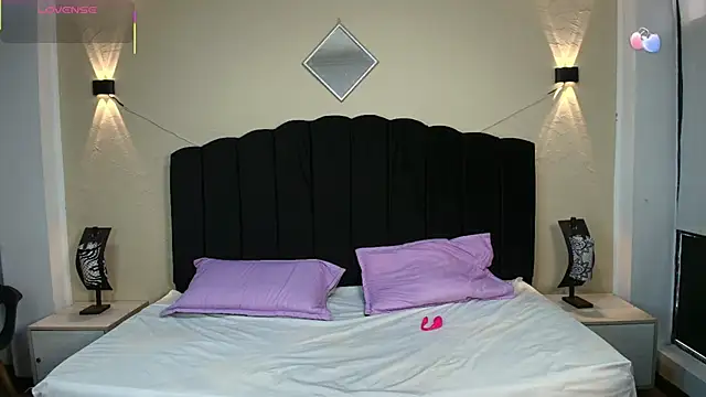 Snapshot of GabySweett_ chatting on December 2025 12:32:01 PM GabySweett online show from December 2025 12:32:01 PM