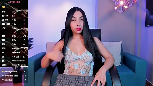 Caroline Millerr online show from October 2025 08:08:02 PM