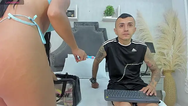 CharlotteAndSimon online show from December 2025 01:40:01 PM