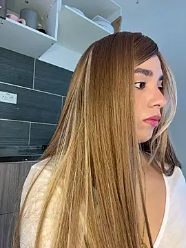 Capricho 01 online show from March 2026 06:00:01 PM