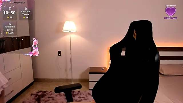 Snapshot of AmyVilvet_ chatting on October 2025 07:47:01 PM AmyVilvet online show from October 2025 07:47:01 PM