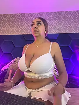 Snapshot of Angelina_Roa chatting on May 2026 03:20:02 PM Angelina Roa online show from May 2026 03:20:02 PM