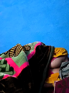 khushbuDarchut71 online show from November 2025 05:02:01 PM