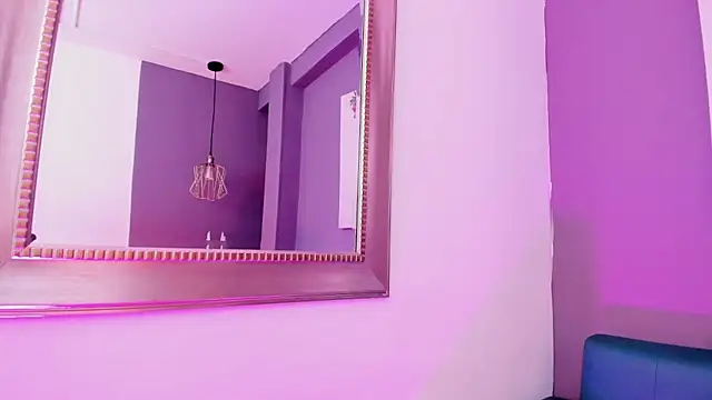 Snapshot of Alessiia__ chatting on November 2025 03:09:02 AM Alessiia online show from November 2025 03:09:02 AM