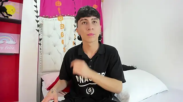 XaanderGrey online show from October 2025 08:18:02 PM