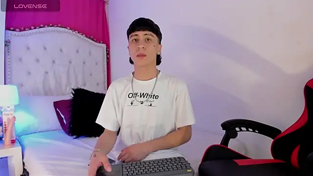 XaanderGrey online show from November 2025 07:36:02 PM