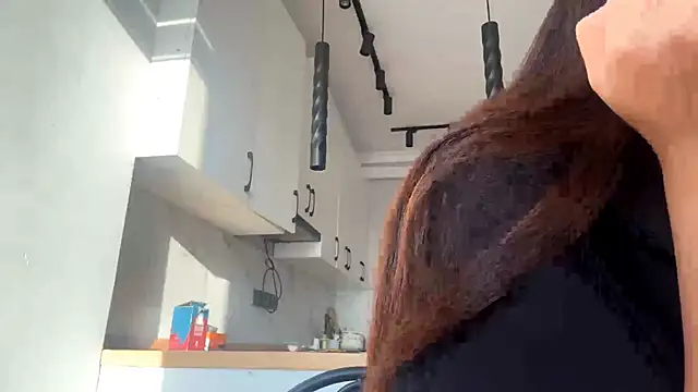 Ur neighbor Kira online show from October 2025 11:07:02 AM