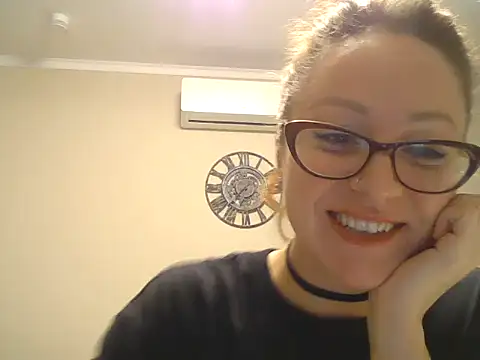 Sweet00Fox online show from November 2025 05:26:01 PM