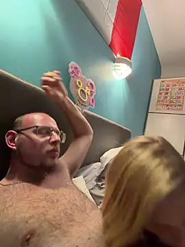 linterditehot online show from April 2026 08:00:02 PM