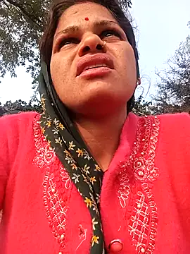 Snapshot of SHMA-77 chatting on November 2025 03:52:01 AM SHMA-77 online show from November 2025 03:52:01 AM