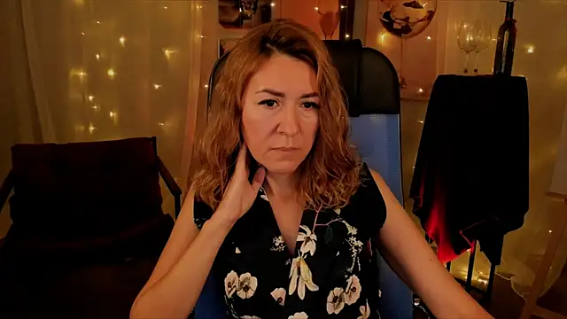 DonnaSmitth online show from November 2025 03:55:01 PM