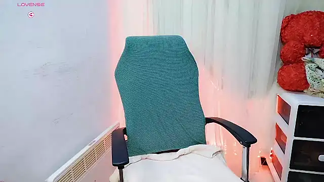 NEWONETO online show from October 2025 11:32:02 AM