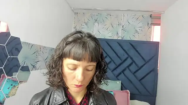 Valery More   online show from March 2026 01:04:02 PM