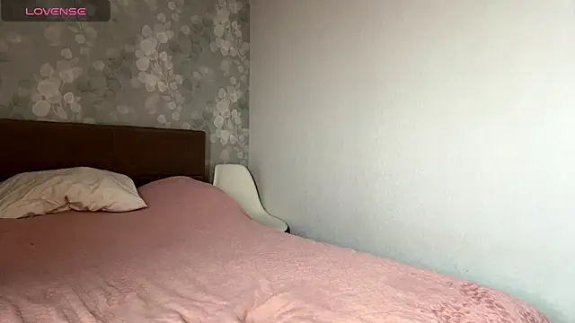 MIA SHADE online show from February 2026 08:24:07 AM