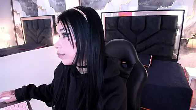 SusanVilla online show from April 2026 07:47:01 PM