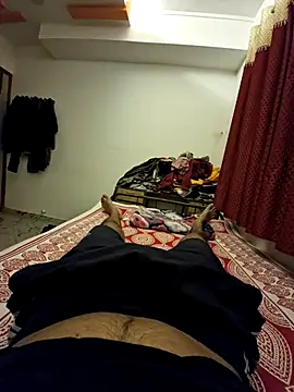 devid3795 online show from November 2025 05:45:01 PM