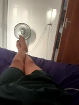 MCLZK online show from November 2025 06:19:02 PM