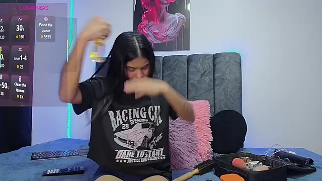 Snapshot of karinna_santana chatting on January 2026 08:03:01 PM karinna santana online show from January 2026 08:03:01 PM