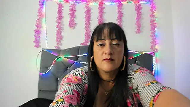 Sasha Smith4 online show from October 2025 08:49:01 PM