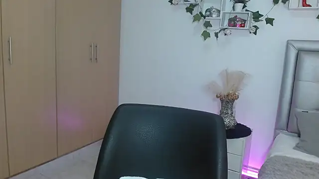 Snapshot of mia_star_2 chatting on May 2026 08:55:02 AM mia star 2 online show from May 2026 08:55:02 AM
