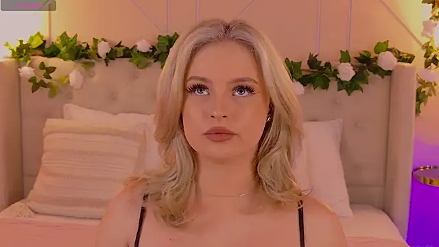 EllyLinn online show from April 2026 05:10:01 PM