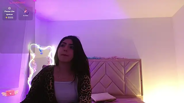 Ixchel tay online show from November 2025 03:19:02 AM