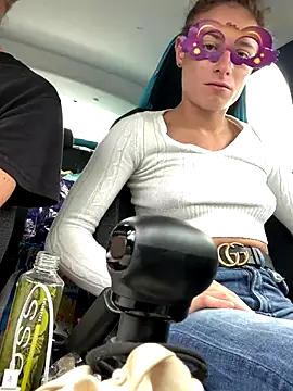 GoldenPussy1329 online show from October 2025 10:04:01 AM