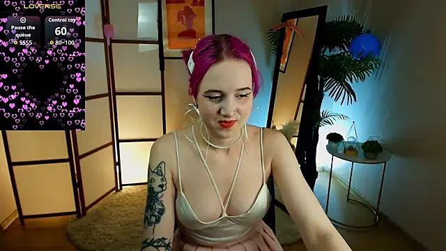 luna son online show from October 2025 09:56:01 PM