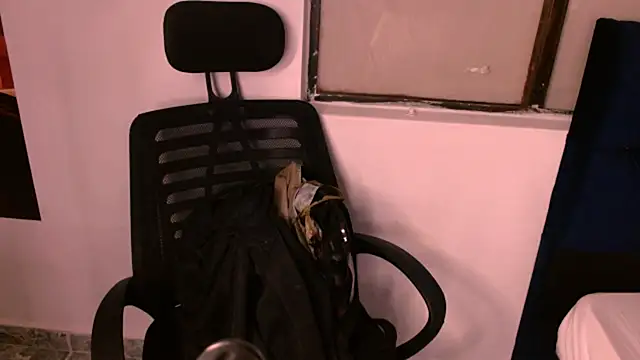 ChloePetite 0 online show from November 2025 07:01:02 PM