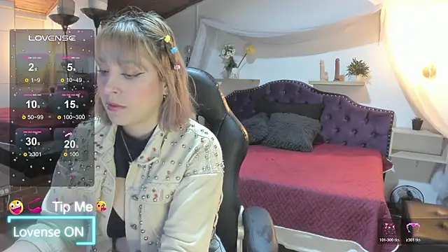 sophialyh 1 online show from February 2026 12:43:02 PM