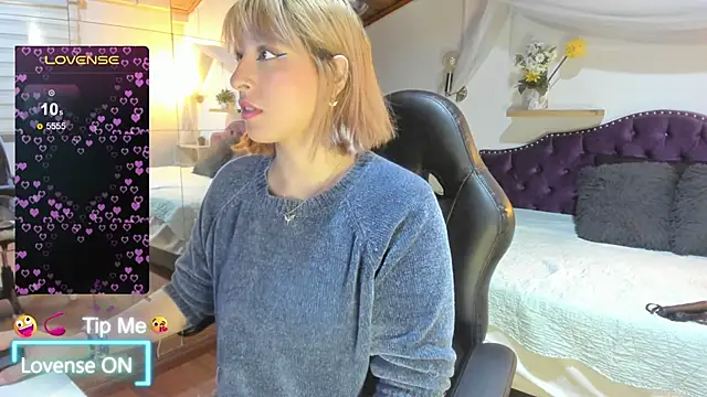 sophialyh 1 online show from February 2026 01:11:01 PM