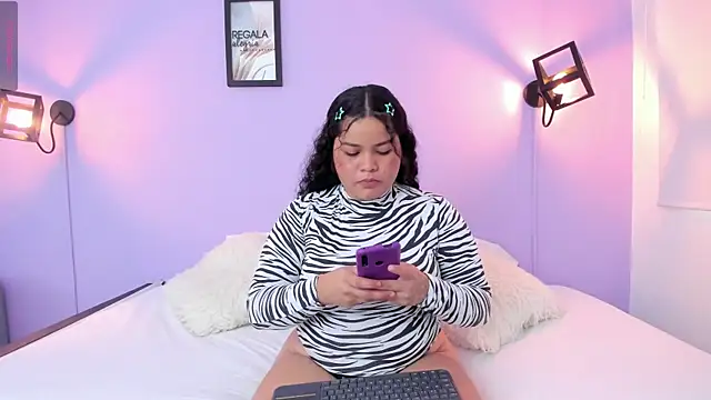 Evelin Millerr online show from October 2025 03:22:02 PM