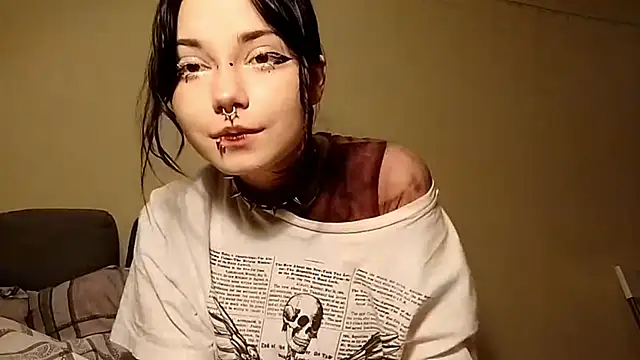 Snapshot of Beeping_Creature chatting on September 2025 10:04:02 PM Beeping Creature online show from September 2025 10:04:02 PM