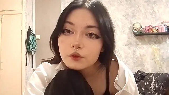 Snapshot of Beeping_Creature chatting on November 2025 01:02:01 PM Beeping Creature online show from November 2025 01:02:01 PM