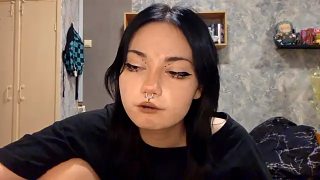 Snapshot of Beeping_Creature chatting on November 2025 04:23:01 PM Beeping Creature online show from November 2025 04:23:01 PM