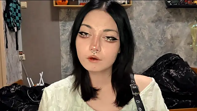 Snapshot of Beeping_Creature chatting on November 2025 05:00:02 PM Beeping Creature online show from November 2025 05:00:02 PM