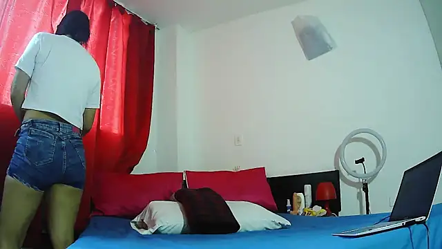 MissAsly online show from November 2025 04:34:02 PM