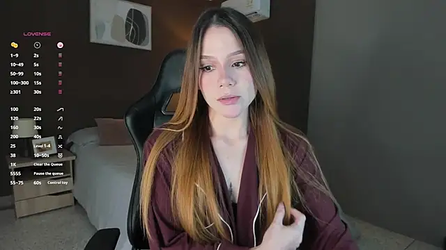 Snapshot of Alexandra-16 chatting on October 2025 10:11:01 PM Alexandra-16 online show from October 2025 10:11:01 PM