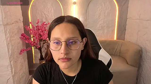 Snapshot of Nyx_Tamy_Tx_ chatting on October 2025 01:00:02 PM Nyx Tamy Tx online show from October 2025 01:00:02 PM