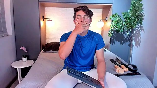 Snapshot of DyllanCooper chatting on November 2025 12:22:01 PM DyllanCooper online show from November 2025 12:22:01 PM