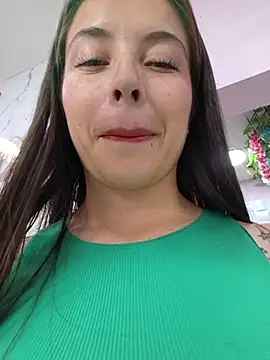 Snapshot of EmmaValencia_ chatting on April 2026 07:16:01 PM EmmaValencia online show from April 2026 07:16:01 PM