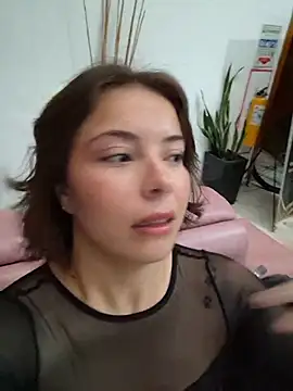 Snapshot of EmmaValencia_ chatting on May 2026 09:11:02 PM EmmaValencia online show from May 2026 09:11:02 PM