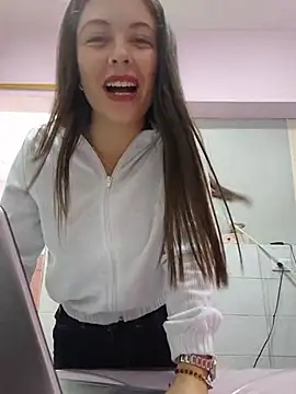 Snapshot of EmmaValencia_ chatting on May 2026 04:16:01 PM EmmaValencia online show from May 2026 04:16:01 PM