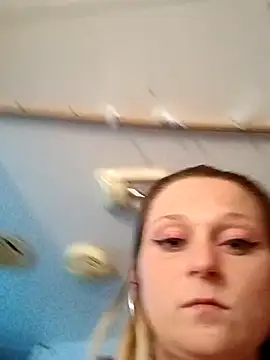 Queen2454 online show from March 2026 12:45:01 AM