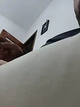 Snapshot of thonyx93 chatting on November 2025 11:26:01 PM thonyx93 online show from November 2025 11:26:01 PM