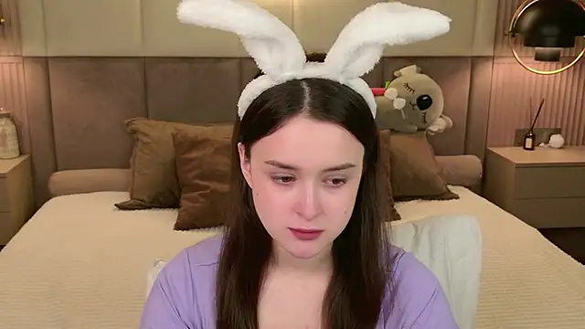 EvaSwen online show from April 2026 12:49:01 PM