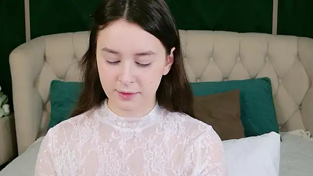 EvaSwen online show from April 2026 04:11:02 PM