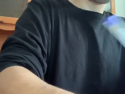 Snapshot of cazzo18cm3 chatting on October 2025 12:34:02 PM cazzo18cm3 online show from October 2025 12:34:02 PM