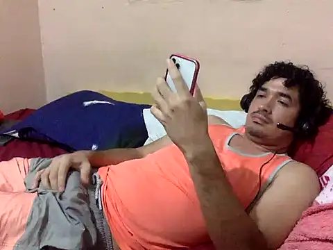 Snapshot of ThiagoDeseo chatting on September 2025 12:15:01 AM ThiagoDeseo online show from September 2025 12:15:01 AM